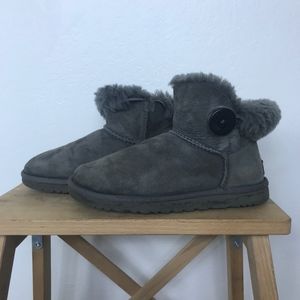 UGG Bailey low boots